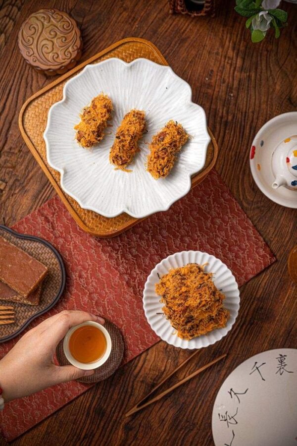 Hed8bc4ba57d74e38b00088b57e3526de3.jpg Dried Chicken Floss Twisted Dough with Seaweed & Spicy Flavour Tinned Afternoon Tea Snacks
